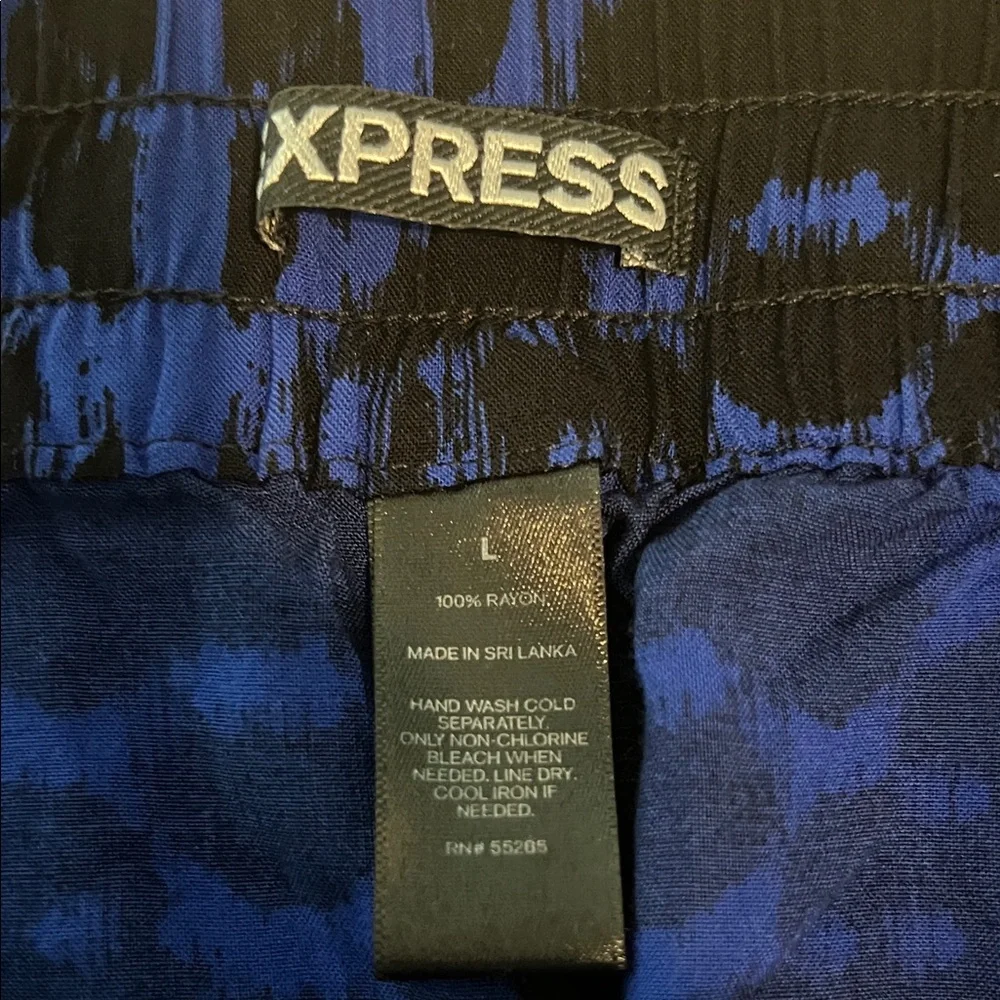 Express Blue and Black Patterned Women's Shorts - Picture 3 of 3